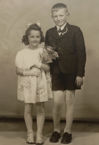 Pamětník na svatbě své tety v roce 1950