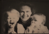 Jana Pekárková (right) with her mother Irena Komersová and sister Daniela (Ina) Komersová, 1953