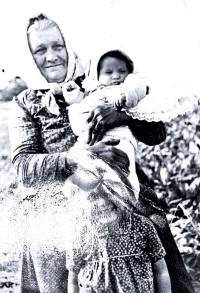 Jiřina Kudličková with her grandmother