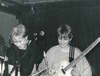 Marka Míková and Kateřina Jirčíková in the band Dybbuk, 2nd half of the 80s