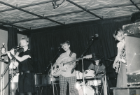 Band Dybbuk, first half of the 80s, from left Kateřina Jirčíková, Marka Míková, Hana Řepová, Pavla Johnsonová