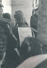 Marka Míková in the Vatican, 1989