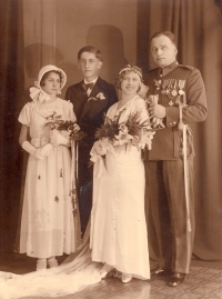 The wedding of witness's parents Josef and Frantiska Čížeks (right), Žirovnice, 1933