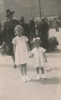 Jarmila Přibylová (right) with a friend, 1940
