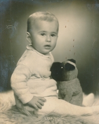 Jarmila Přibylová's brother, 1946