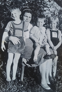 Marie Pešková (right) with mother and siblings in Horní Planá, 1950s/60s