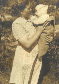 Photograph of Eva Šestáková and her mother Květa Šestáková, née Havelková, Zahájí, 1949