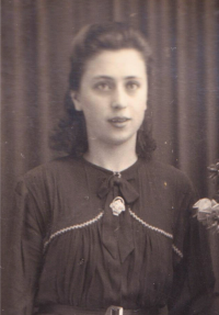 Marie Dvořáková, 1940s