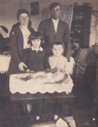 Death of an infant in Martinovka, Volhynia, 1930s-1940s