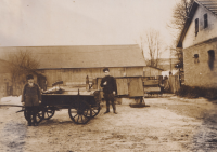 Yard of the family farm in Martinovka, 1930s-1940s