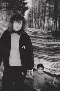 Beginnings of cooperation with the Roma community on a volunteer basis throughout the Czech Republic and abroad (England, Ukraine, Russia, Romania)