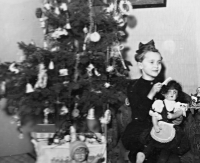 Libuše Hlinovská at Christmas, 1936