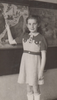 Jaroslava Červenková in 4th grade, 1941