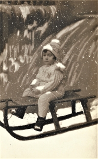 Lizzy on a sleigh (period photo montage)