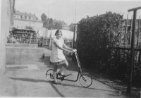 Marianne Kreul on a scooter in 1935