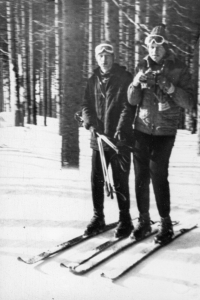 Skiing with a friend