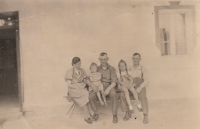 Irma Rubaciová with family, left to right: mother Berta Jirmanová, witness, father Alfréd Jirman, cousin Hana, and uncle Vilém