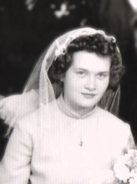 Marie Satrapová's wedding photo, 1960