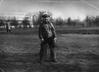 Pavla Fáberová at softball practice, coached by her dad