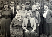 Brunhilde Scheiner's entire family (she is standing second right), circa 1960