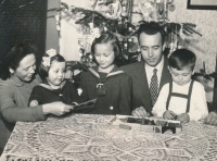 Anna Fassatiová with her siblings and parents, 1960s