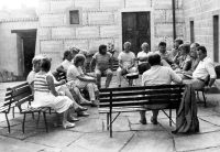 Meeting of the Civic Forum in the Čelákovice fortress (museum), 1989 - photographed by Jaroslav Špaček