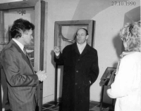 Jaroslav Špaček (left) with French Ambassador Jean Gueguinou, 1990