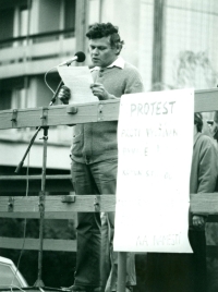 Jaroslav Špaček, assembly to support the transfer of the J. Šverma Regional Political School to the city, 1990