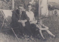 S rodiči, 40. léta 20. století