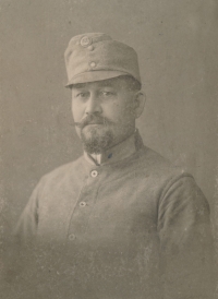 Dědeček Vojtěch Mizera v uniformě dragouna, 20. léta