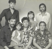 Drahomíra Gunárová with her family