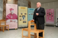 Miloslav Frank na výstavě věnované kard. Štěpánu Trochtovi