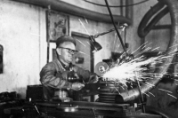 Václav Sedláček, the father of the witness, worked as a metal grinder, pictured here at the Grafostroj company in Jiříkov