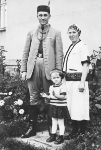 Libuše Hlinovská with her parents, Sokol nest, 20 September 1931