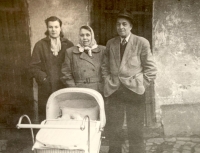 Parents Bartík and wife of the witness. In the pram, the first daughter who died of leukaemia, turn of the 50s and 60s