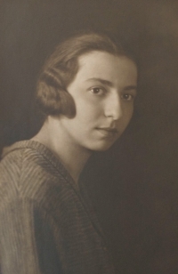 Libuše Robitschek before her escape from Czechoslovakia