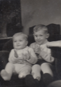 Luděk Nemajer (left) with his brother Radim, Vsisko