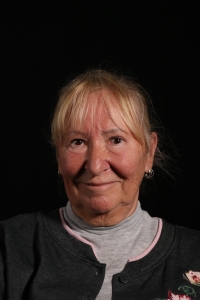 Marcela Papežová during recording, 2025