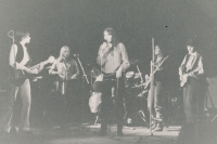 Marcela Papežová with the band Obludky (second from right), 1982