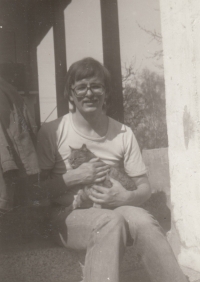 Na chatě s kočkou v mládí