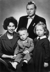 A witness with his parents and sister Libuše, about 1962