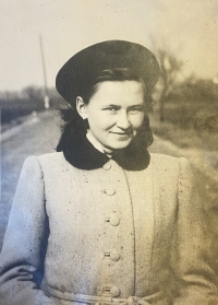Zdenka Brejníková in Louny, 1940