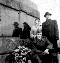 Vlastimil Šindelář in military clothes, with his parents
