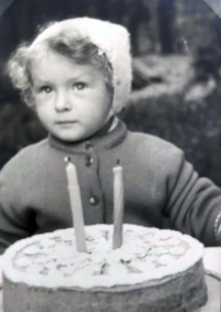 Jana Fischerová celebrates her second birthday