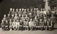 School, Sadská, 1937, Jiří in the bottom row, 4th from the left