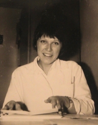 Jana Pekárková, doctor at Motol Hospital, 1977