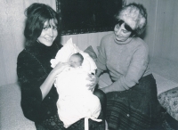 Vaclava Císařovská with son David and mother, 1988