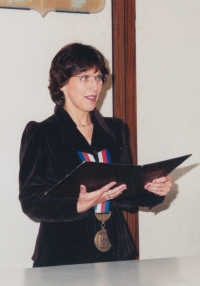 Jana Pekárková at the Modřany Town Hall, 1998