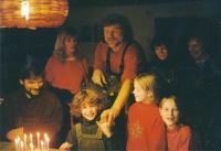 Family meeting in Olešná, Václava Císařovská second from the right, 1998