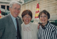 Jana Pekárková (centre), 2001